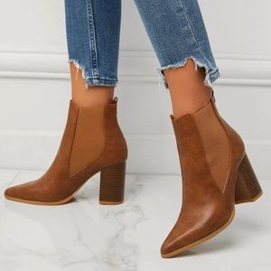 SHEIN pointy toe slip-on Chelsea boots!! Size 9! Never worn!